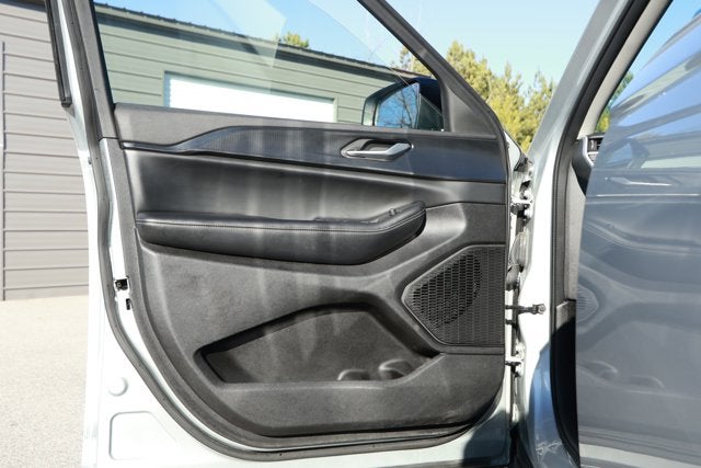 2023 Jeep Grand Cherokee L Laredo 4x2