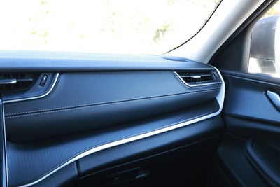 2023 Jeep Grand Cherokee L Laredo 4x2