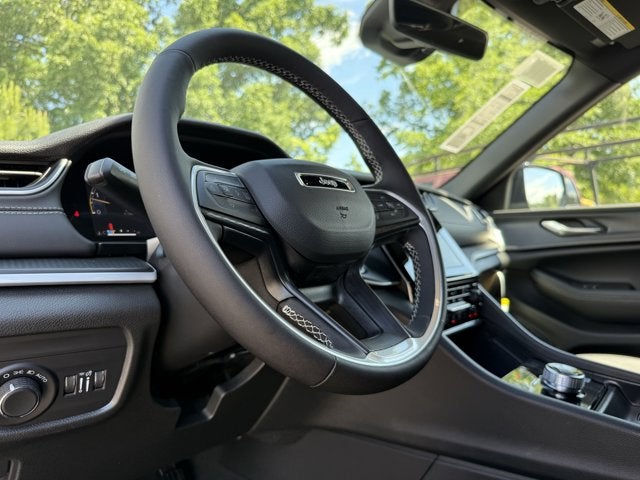 2025 Jeep Grand Cherokee GRAND CHEROKEE L ALTITUDE 4X2