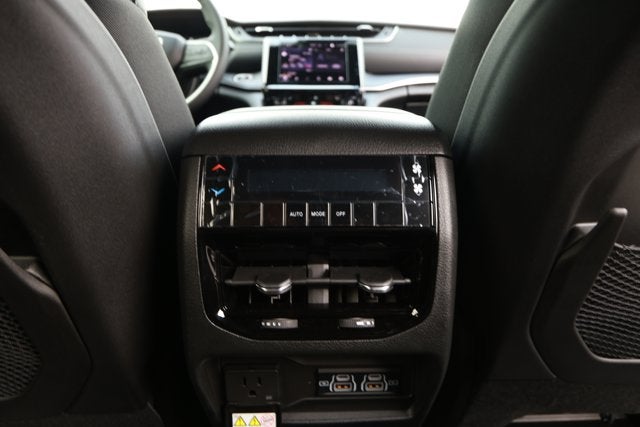 2025 Jeep Grand Cherokee GRAND CHEROKEE L ALTITUDE 4X2