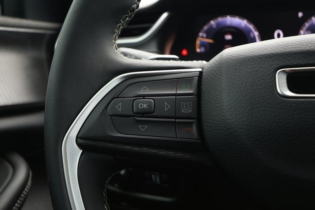 2025 Jeep Grand Cherokee GRAND CHEROKEE L LAREDO X 4X2