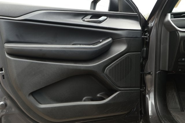 2025 Jeep Grand Cherokee GRAND CHEROKEE L LAREDO X 4X2