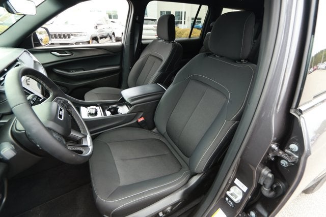 2025 Jeep Grand Cherokee GRAND CHEROKEE L LAREDO X 4X2