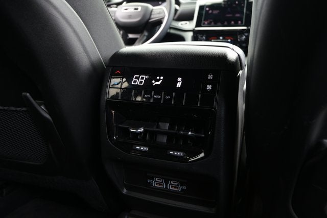 2025 Jeep Grand Cherokee GRAND CHEROKEE L LAREDO X 4X2