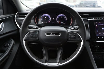 2023 Jeep Grand Cherokee L Laredo 4x2