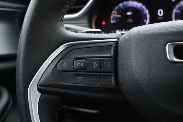 2023 Jeep Grand Cherokee L Laredo 4x2