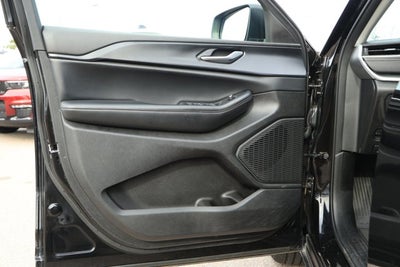 2023 Jeep Grand Cherokee L Laredo 4x2