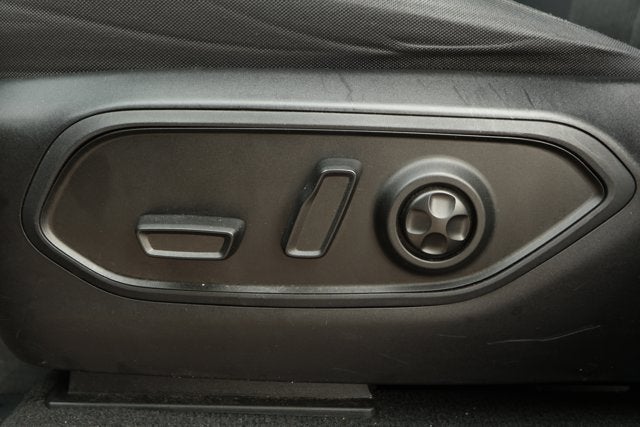 2023 Jeep Grand Cherokee L Laredo 4x2