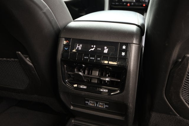 2023 Jeep Grand Cherokee L Laredo 4x2