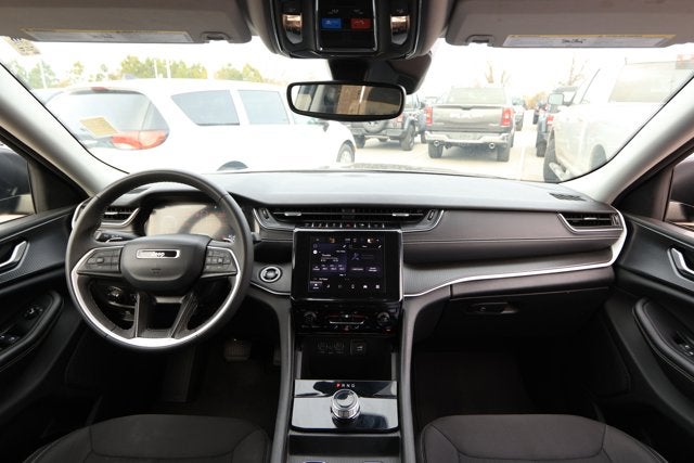 2023 Jeep Grand Cherokee L Laredo 4x2