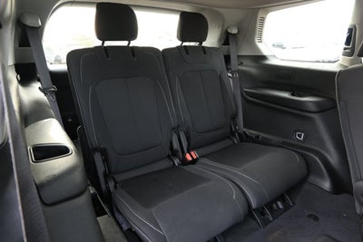 2023 Jeep Grand Cherokee L Laredo 4x2