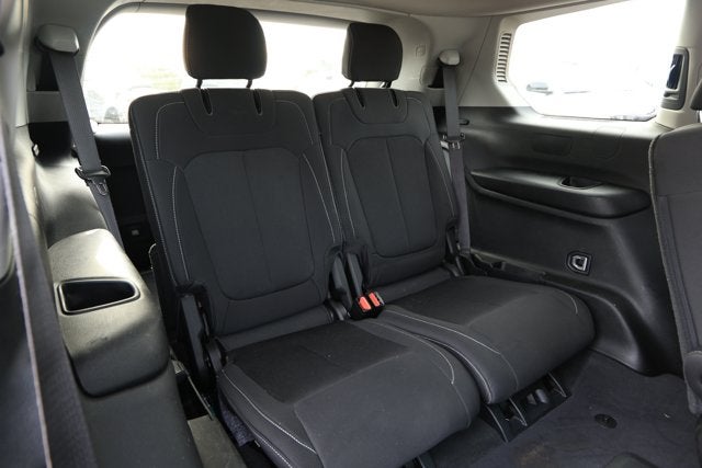 2023 Jeep Grand Cherokee L Laredo 4x2