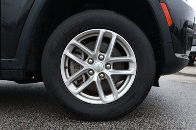 2023 Jeep Grand Cherokee L Laredo 4x2