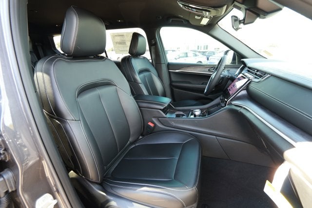 2025 Jeep Grand Cherokee GRAND CHEROKEE L LIMITED 4X2