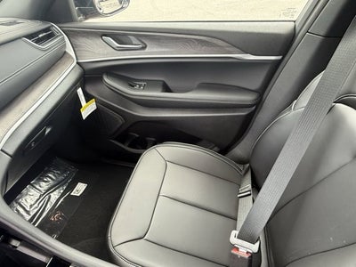 2025 Jeep Grand Cherokee GRAND CHEROKEE L LIMITED 4X2