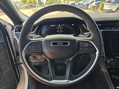 2025 Jeep Grand Cherokee GRAND CHEROKEE L LAREDO X 4X4