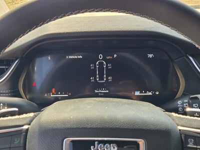 2025 Jeep Grand Cherokee GRAND CHEROKEE L LAREDO X 4X4