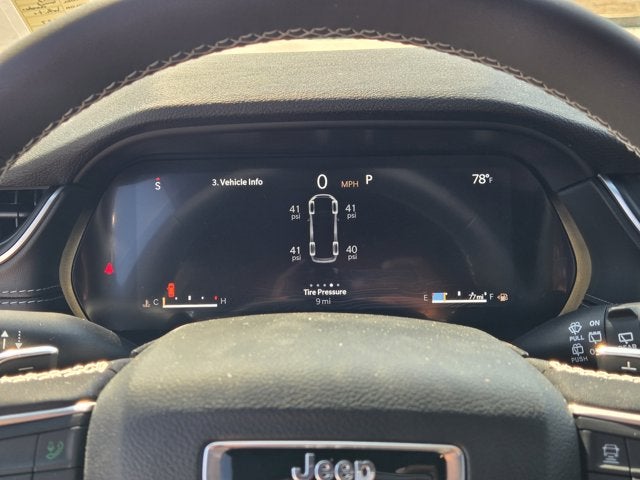 2025 Jeep Grand Cherokee GRAND CHEROKEE L LAREDO X 4X4