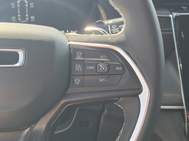 2025 Jeep Grand Cherokee GRAND CHEROKEE L LAREDO X 4X4