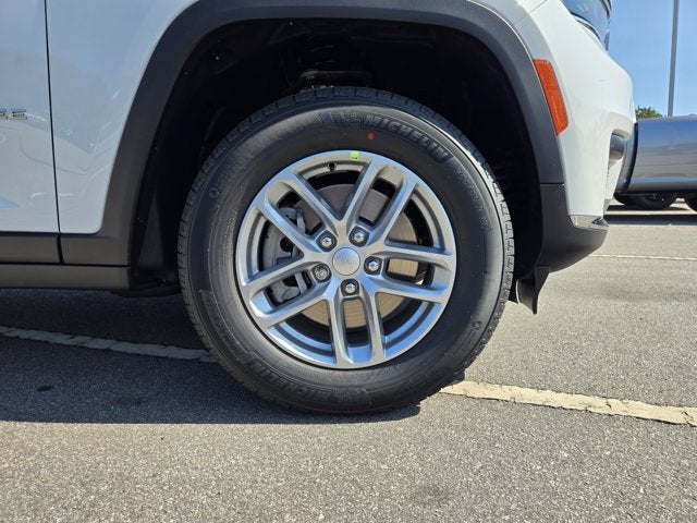 2025 Jeep Grand Cherokee GRAND CHEROKEE L LAREDO X 4X4