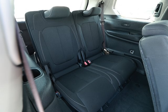 2023 Jeep Grand Cherokee L Laredo 4x4