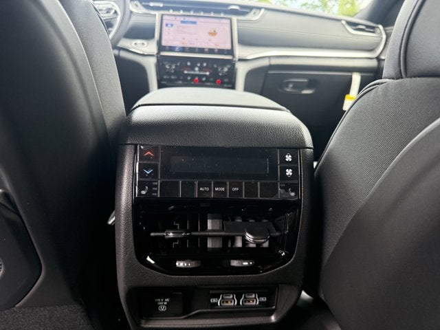 2025 Jeep Grand Cherokee GRAND CHEROKEE L OVERLAND 4X4