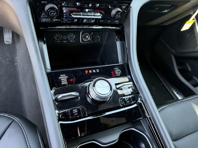 2025 Jeep Grand Cherokee GRAND CHEROKEE L OVERLAND 4X4