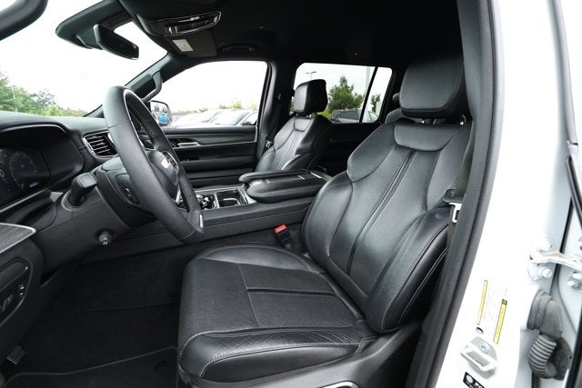 2024 Jeep Wagoneer L Series II 4x2