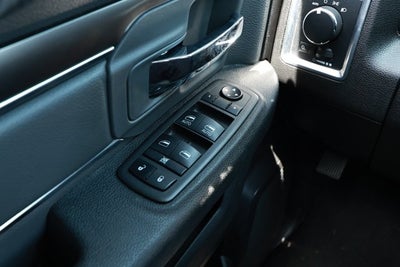2024 RAM 1500 Classic SLT Quad Cab 4x2 6'4' Box
