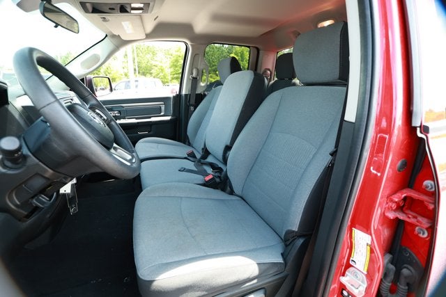 2024 RAM 1500 Classic SLT Quad Cab 4x2 6'4' Box