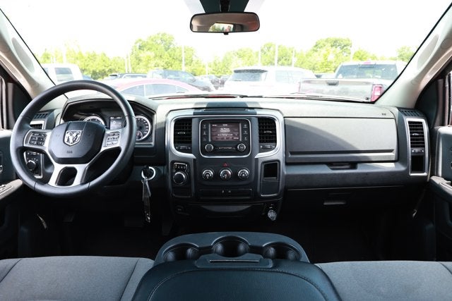 2024 RAM 1500 Classic SLT Quad Cab 4x2 6'4' Box