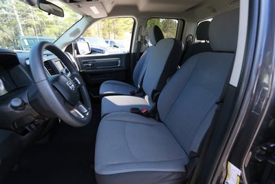 2024 RAM 1500 Classic SLT Quad Cab 4x2 6'4' Box