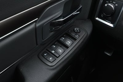 2024 RAM 1500 Classic SLT Quad Cab 4x2 6'4' Box