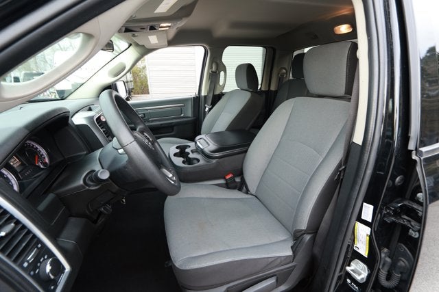 2024 RAM 1500 Classic SLT Quad Cab 4x2 6'4' Box