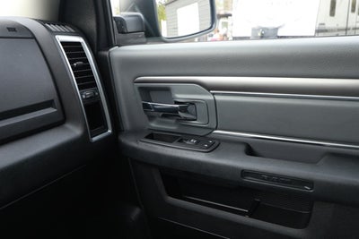 2024 RAM 1500 Classic SLT Quad Cab 4x2 6'4' Box