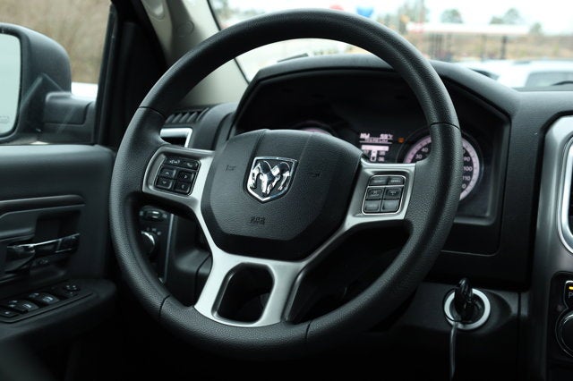 2024 RAM 1500 Classic SLT Quad Cab 4x2 6'4' Box