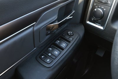 2024 RAM 1500 Classic SLT Quad Cab 4x2 6'4' Box