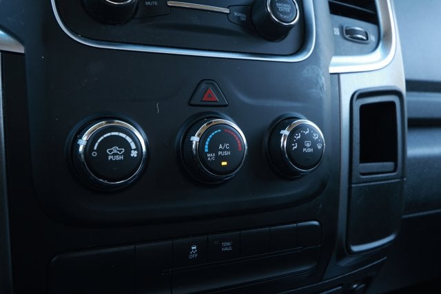 2021 RAM 1500 Classic SLT Crew Cab 4x2 6'4' Box