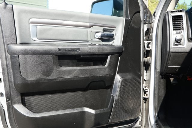 2021 RAM 1500 Classic SLT Crew Cab 4x2 6'4' Box