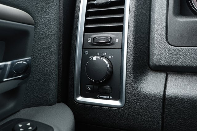 2018 RAM 1500 SLT Quad Cab 4x4 6'4' Box
