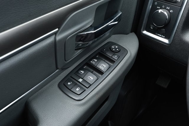 2018 RAM 1500 SLT Quad Cab 4x4 6'4' Box