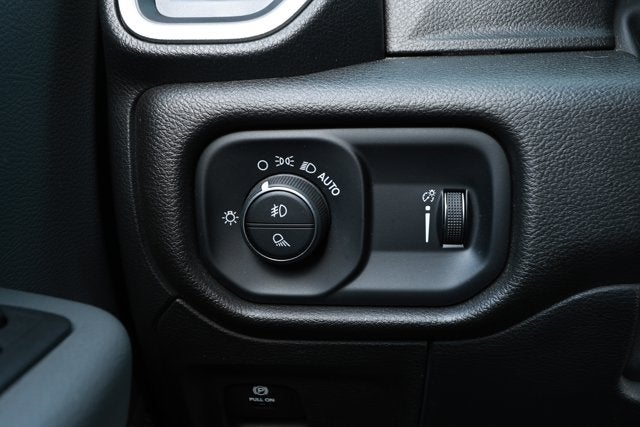 2022 RAM 1500 Big Horn Quad Cab 4x2 6'4' Box