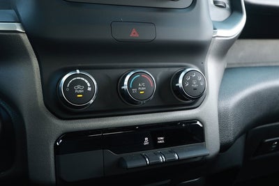 2022 RAM 1500 Big Horn Quad Cab 4x2 6'4' Box