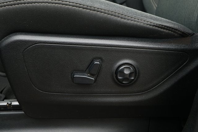 2020 RAM 1500 Big Horn Quad Cab 4x2 6'4' Box