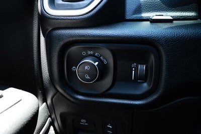 2020 RAM 1500 Big Horn Crew Cab 4x2 5'7' Box