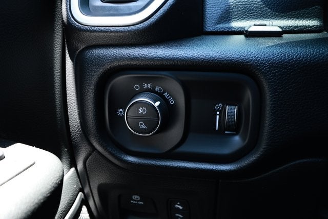 2020 RAM 1500 Big Horn Crew Cab 4x2 5'7' Box