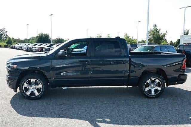 2026 RAM Ram 1500 RAM 1500 EXPRESS CREW CAB 4X2 5'7' BOX