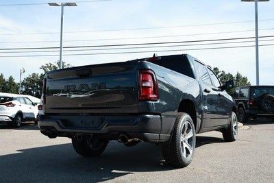 2026 RAM Ram 1500 RAM 1500 EXPRESS CREW CAB 4X2 5'7' BOX