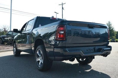2026 RAM Ram 1500 RAM 1500 EXPRESS CREW CAB 4X2 5'7' BOX