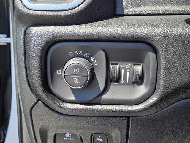 2026 RAM Ram 1500 RAM 1500 LARAMIE CREW CAB 4X2 5'7' BOX